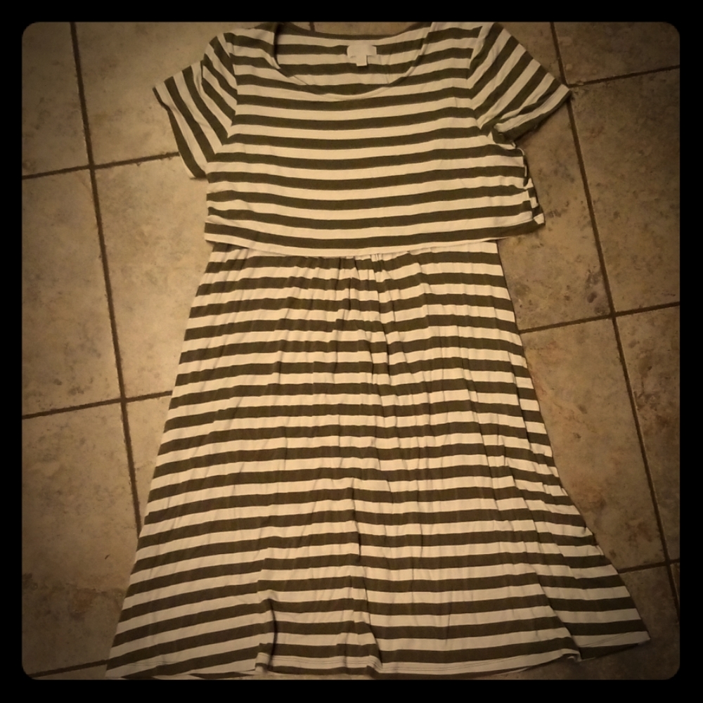 Nursing/maternity dress